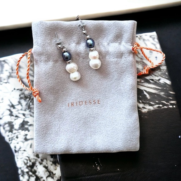 Tiffany & Co. IRIDESSE Freshwater Pearl Drop Earrings. - Picture 2 of 3